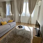 Peaceful Centre شقة *